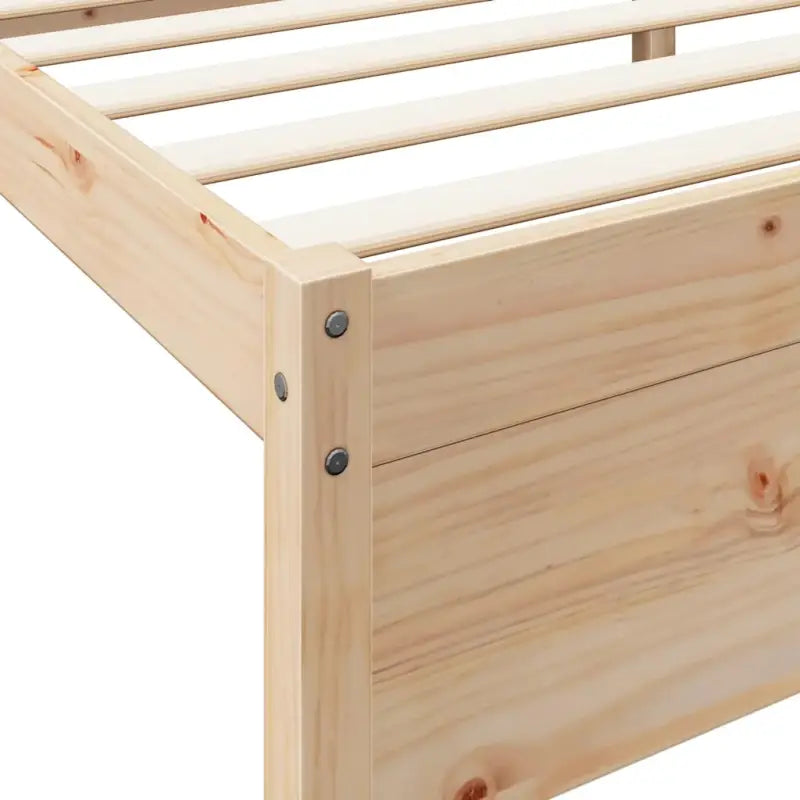 Bedden en bedframes met massief grenenhout en optimale totale afmetingen - Bedden & bedframes