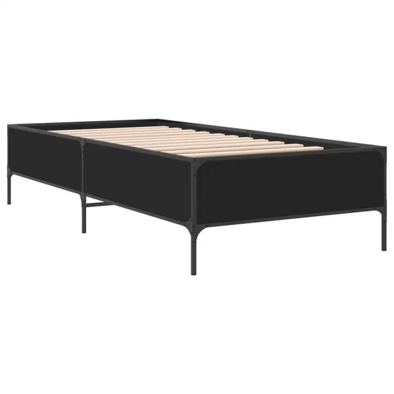 Bedframe met metalen poten en multiplex lattenbodem van bewerkt hout - Bedden & bedframes