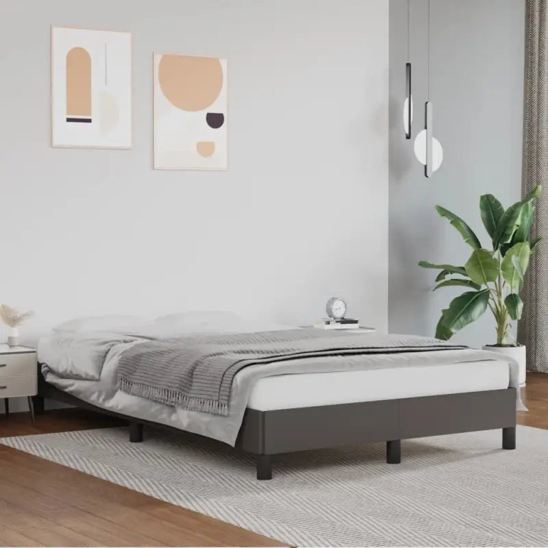 Bedframe met multiplex lattenbodem en duurzaam kunstleer - Bedden & bedframes