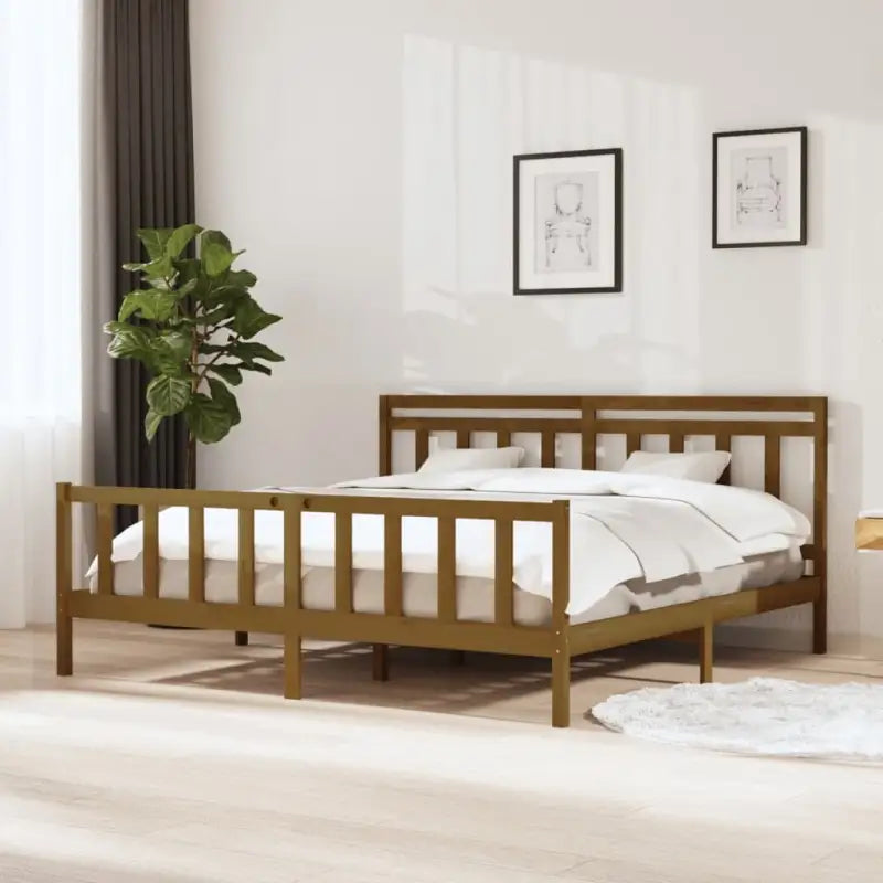 Bedframe van massief grenenhout met tijdloos ontwerp voor de slaapkamer - Honingbruin / 200 x 200 cm - Bedden &