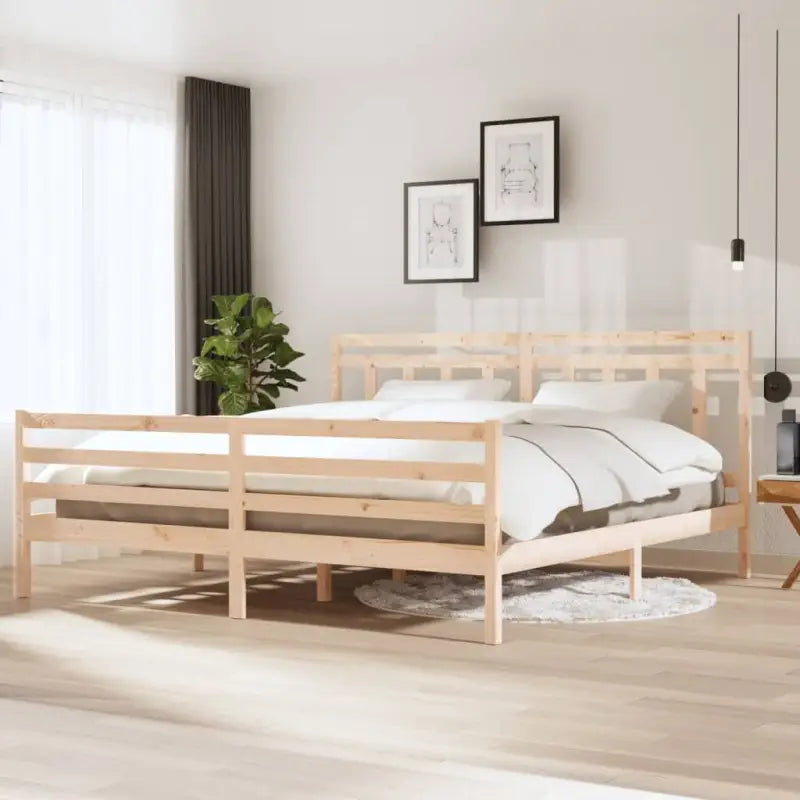 Bedframe van massief grenenhout met tijdloos ontwerp voor slaapkamer - Naturel / 200 x 200 cm - Bedden & bedframes