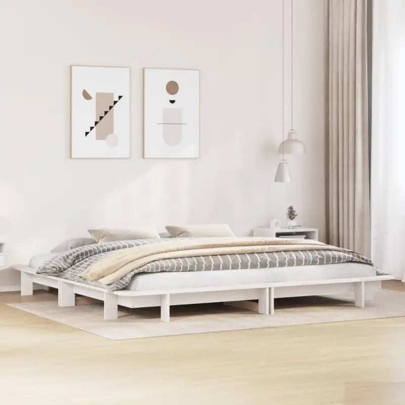 Bedframe van massief grenenhout voor een stabiele en duurzame slaapkamer - Wit / 200 x 200 cm - Bedden & bedframes