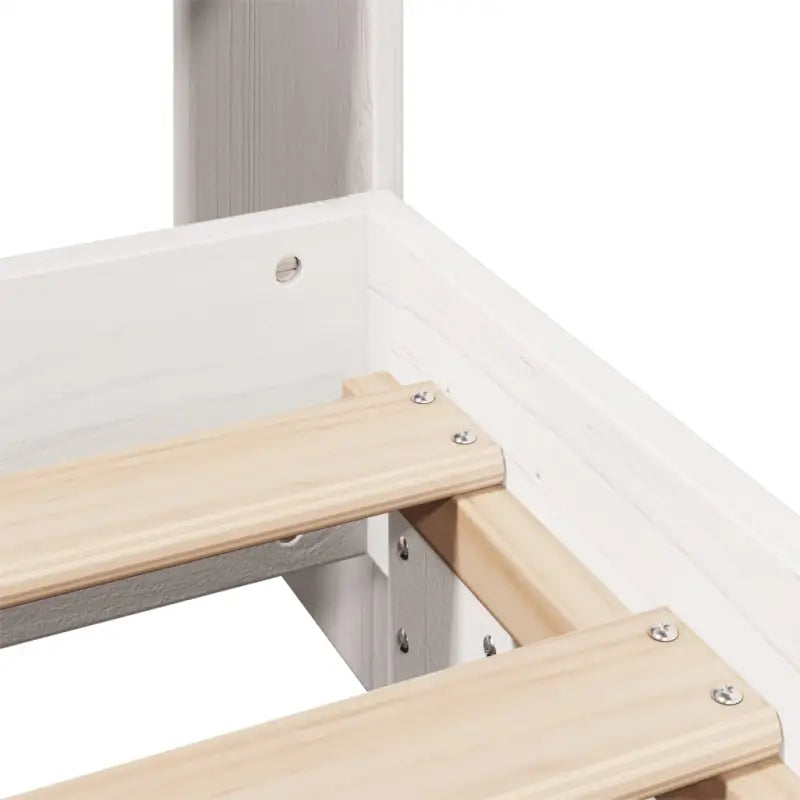 Bedframe van massief grenenhout voor stabiele en duurzame slaapruimte - Bedden & bedframes