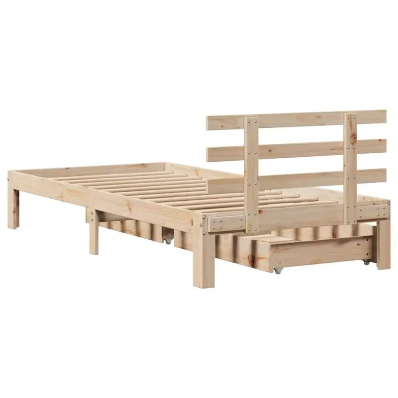 Bedframe van massief grenenhout voor stevige en duurzame slaapplaats - Bedden & bedframes
