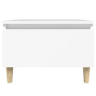 Bijzettafels met bewerkt hout en houten poten voor een Scandinavisch interieur - Bijzettafels