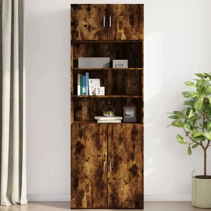 Decoratieve wandkast van bewerkt hout voor in je interieur - Dressoirs & buffetkasten