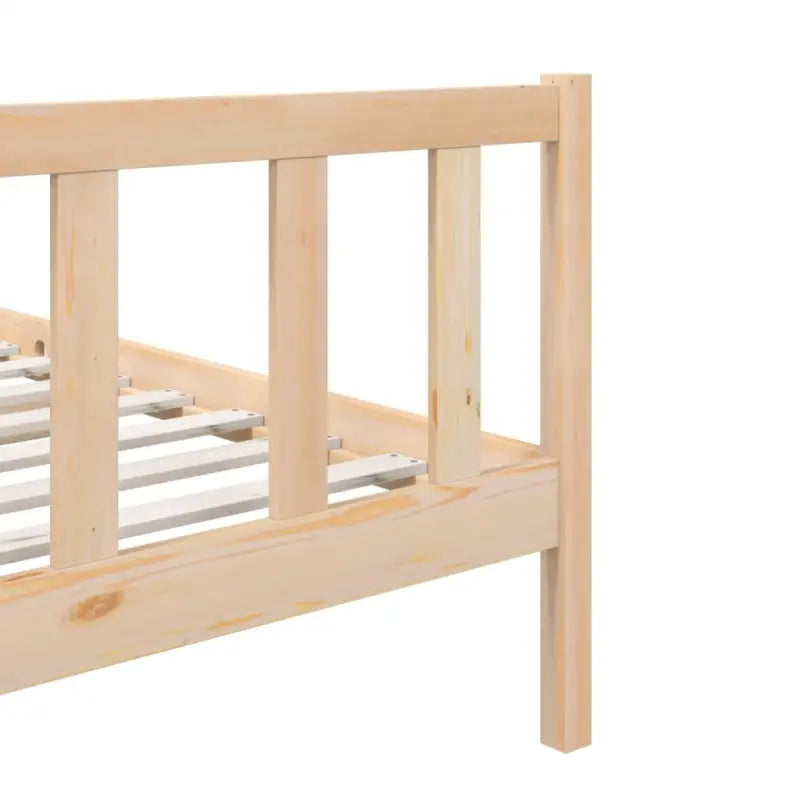 Eenvoudig bedframe van massief grenenhout voor een tijdloze slaapkamer uitstraling - Bedden & bedframes