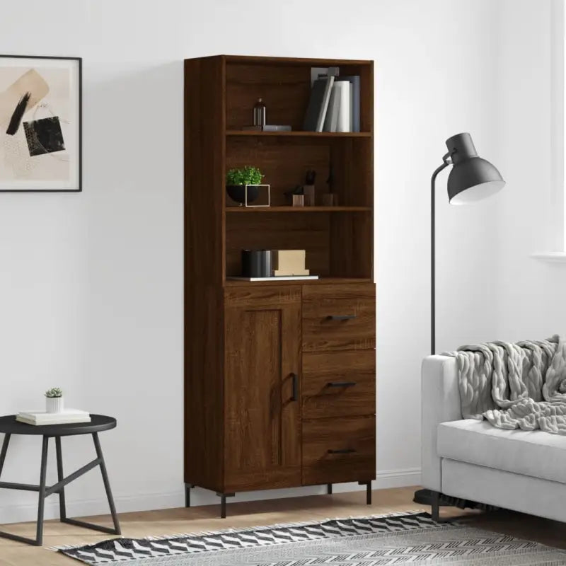 Hoge kast van bewerkt hout met duurzame charme en unieke stijl - Dressoirs & buffetkasten