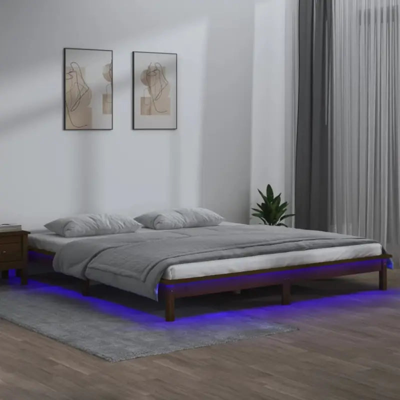 Houten bedframe met LED-verlichting van massief grenenhout - Honingbruin / 140 x 190 cm - Bedden & bedframes