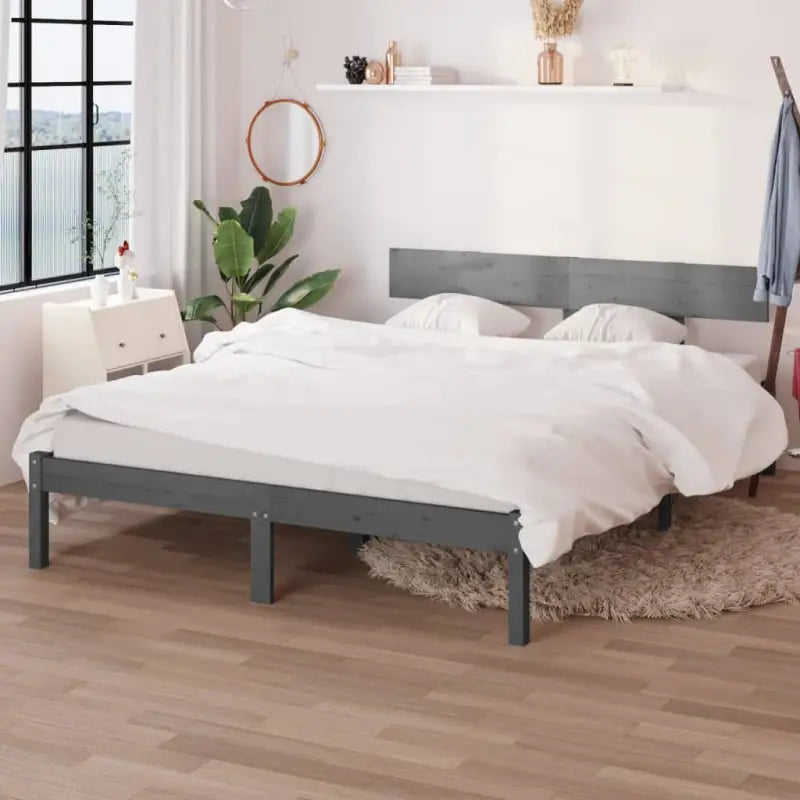 Houten bedframe van massief grenenhout voor een moderne slaapkamer - Grijs / 150 x 200 cm - Bedden & bedframes