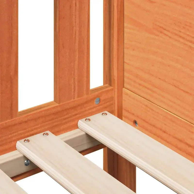 Kinderbed met huisje in massief grenenhout en open dakstructuur - Bedden & bedframes