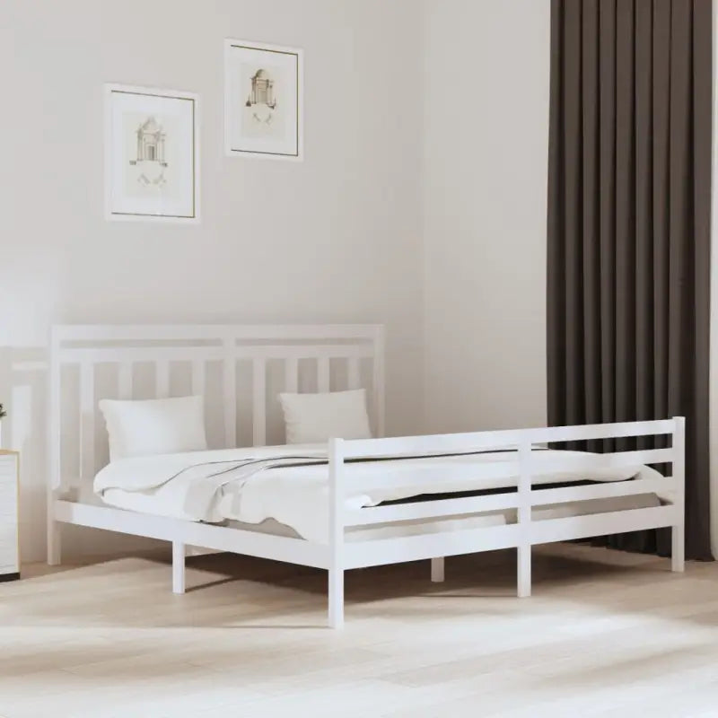 Klassiek bedframe met massief grenenhout en multiplex lattenbodem - Wit / 200 x 200 cm - Bedden & bedframes