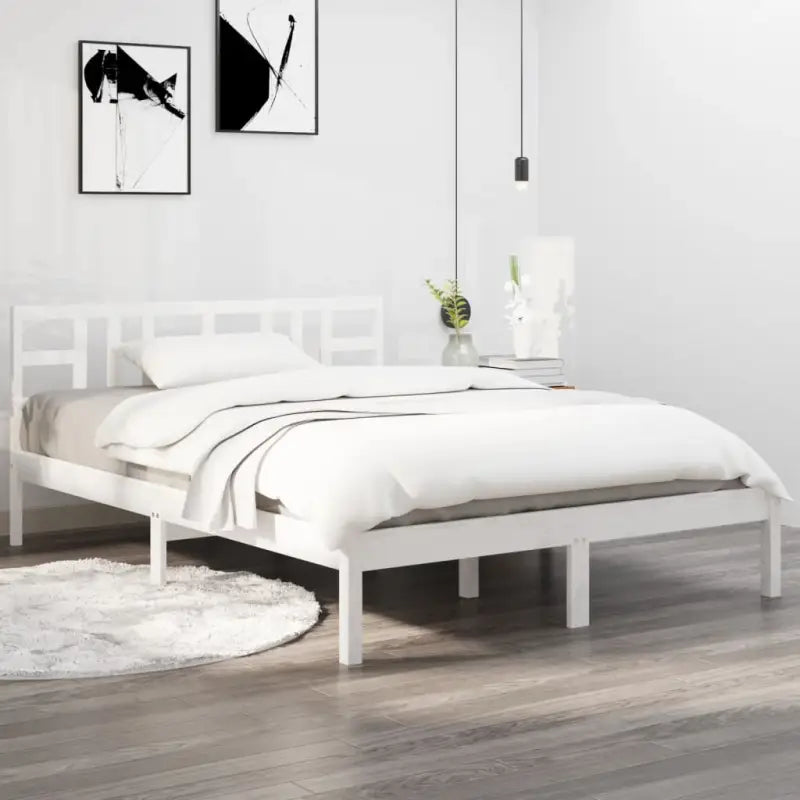 Klassiek bedframe met massief grenenhout en multiplex lattenbodem - Wit / 200 x 200 cm - Bedden & bedframes