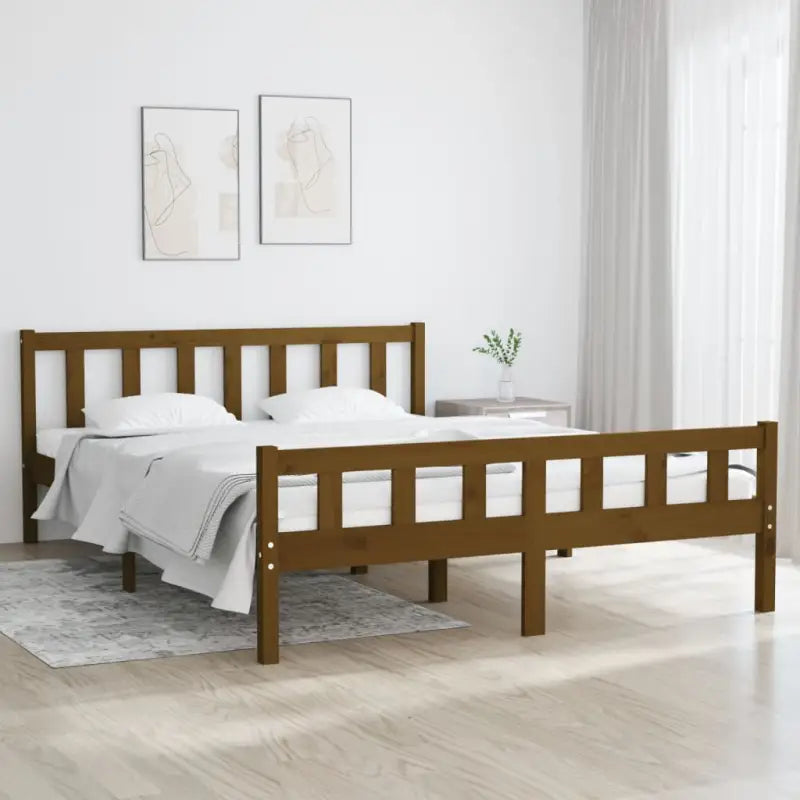 Klassiek bedframe van massief grenenhout voor een tijdloze slaapkamer uitstraling - Honingbruin / 120 x 200 cm - Bedden