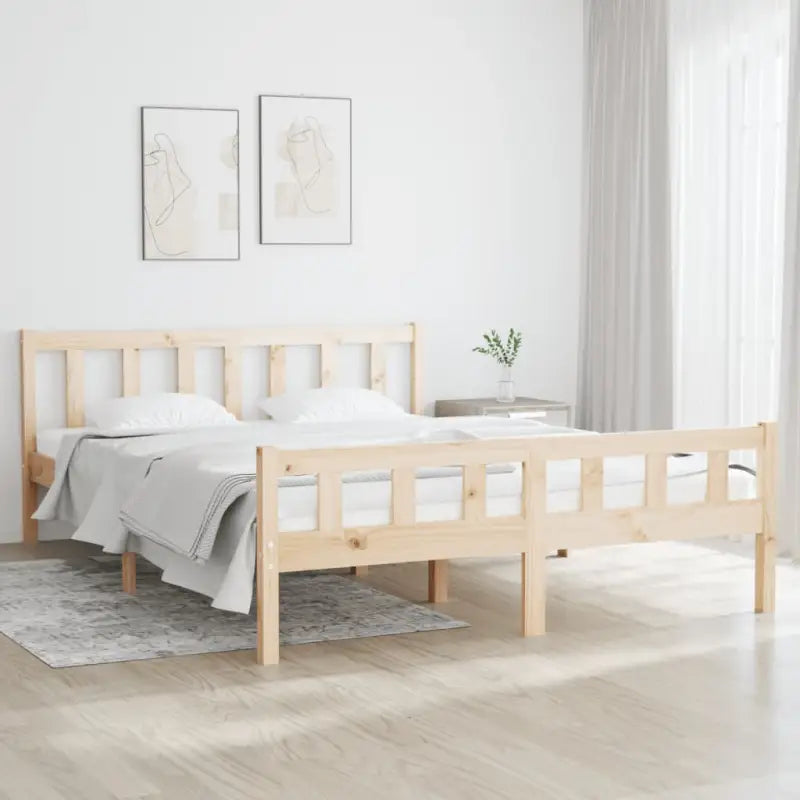 Klassiek bedframe van massief grenenhout voor een tijdloze slaapkamer uitstraling - Bedden & bedframes