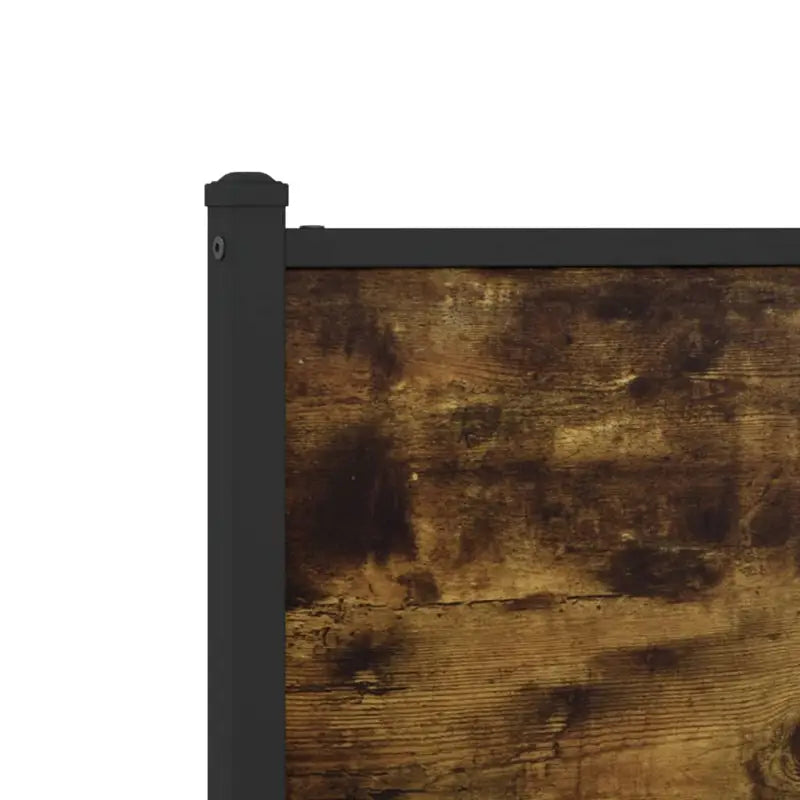 Klassiek hoofdbord van bewerkt hout voor een stijlvolle slaapkamer - Hoofdborden en voetborden