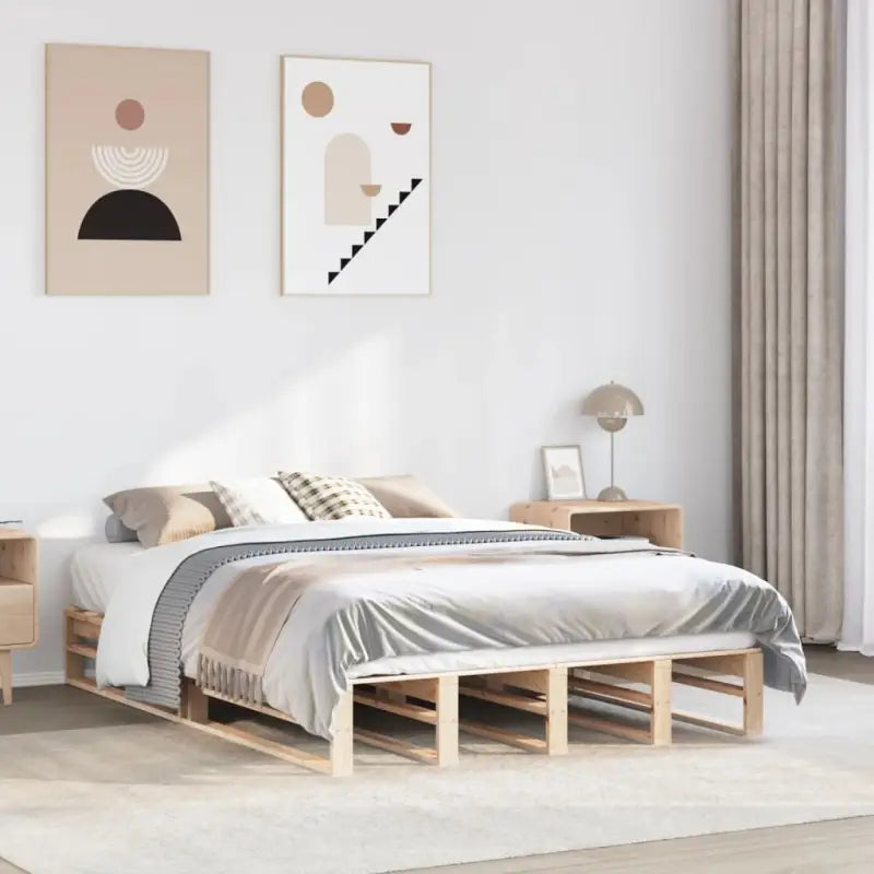 Klassiek houten bed met massief grenenhout voor een moderne slaapkamer - Bedden & bedframes