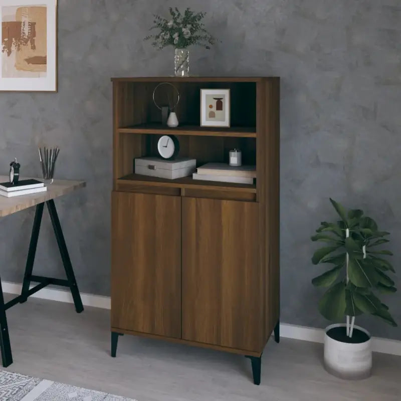 Klassieke hoge kast van bewerkt hout voor een stijlvolle inrichting - bruin eikenkleur / 1 - Dressoirs & buffetkasten