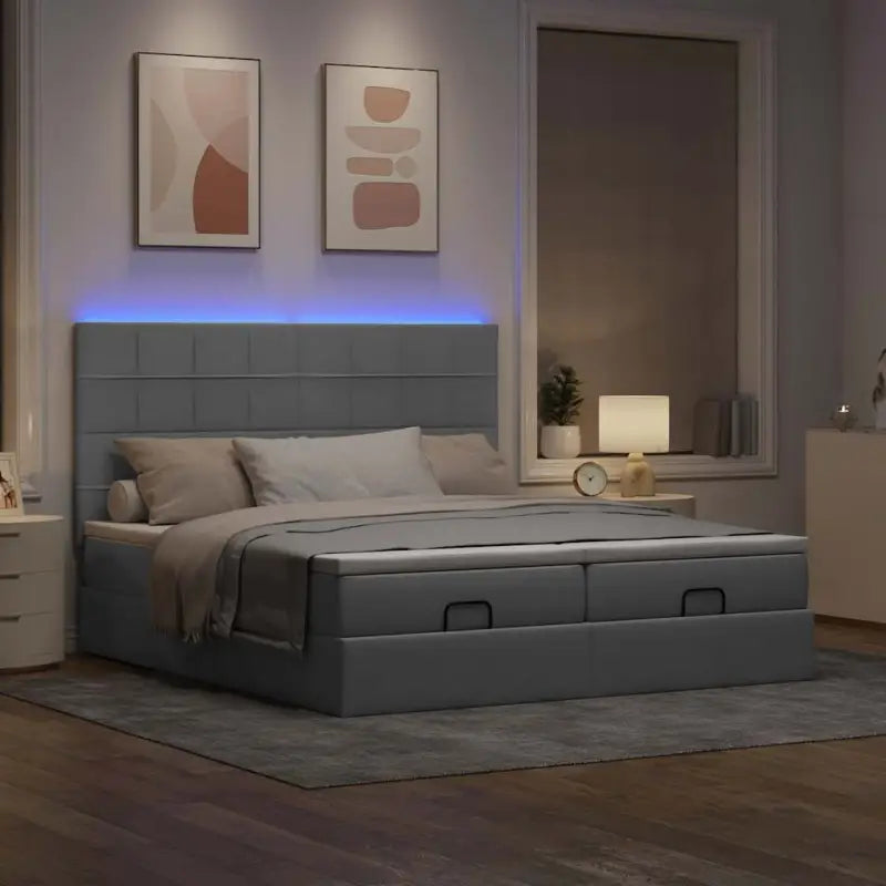 Lichtgrijs Ottomaanse Bed met ruime opbergruimte en comfortabel matras - Bedden & bedframes