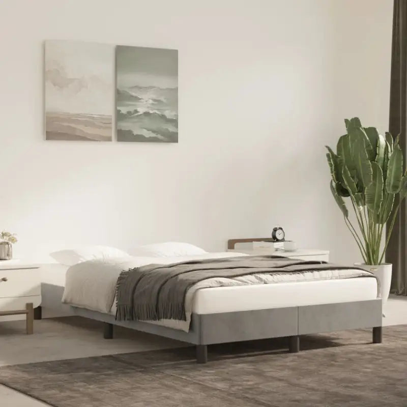 Luxe bedframe met multiplex lattenbodem en zachte fluwelen bekleding - Bedden & bedframes