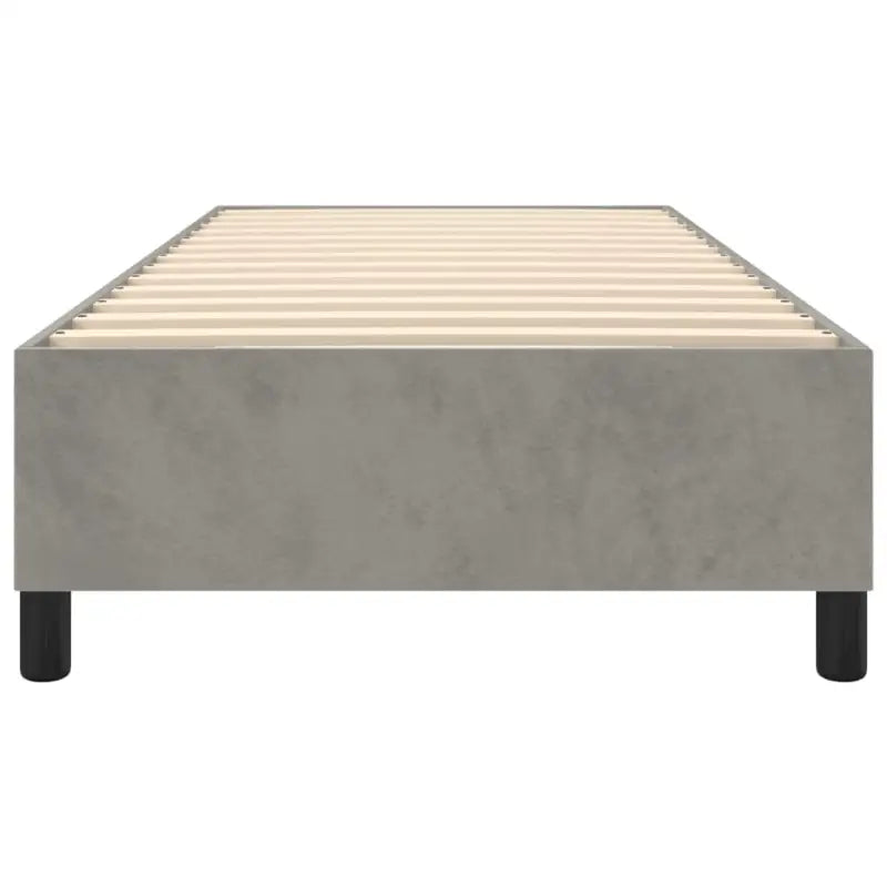 Luxueus bedframe met multiplex lattenbodem en fluweel bekleding - Bedden & bedframes