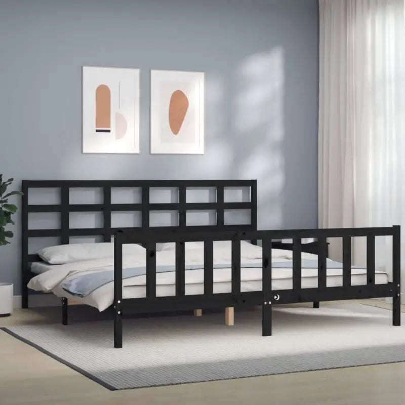 Massief Grenenhout Bedframe voor Een Natuurlijke en Decoratieve Slaapruimte - Zwart / 200 x 200 cm - Bedden & bedframes