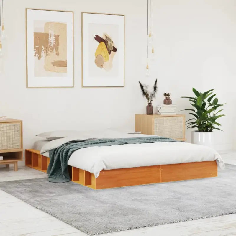 Massief Grenenhout Bedframe voor een Natuurlijke en Decoratieve Slaapruimte - Bruin / 135 x 190 cm - Bedden & bedframes