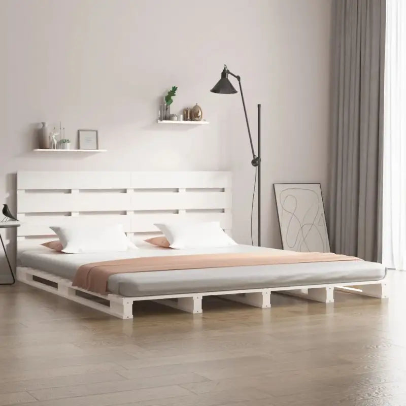 Massief Grenenhouten Bedframe met Levering Bevat voor Een Natuurlijke Sfeer - Wit / 180 x 200 cm - Bedden & bedframes