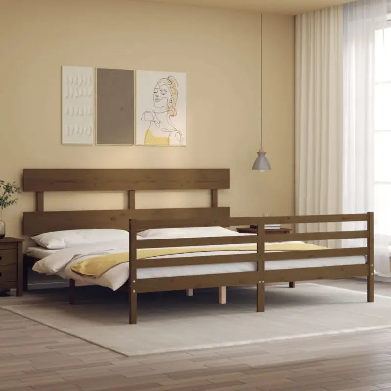 Massief Grenenhouten Bedframe voor een Natuurlijke en Decoratieve Slaapruimte - Honingbruin / 200 x 200 cm / Laag