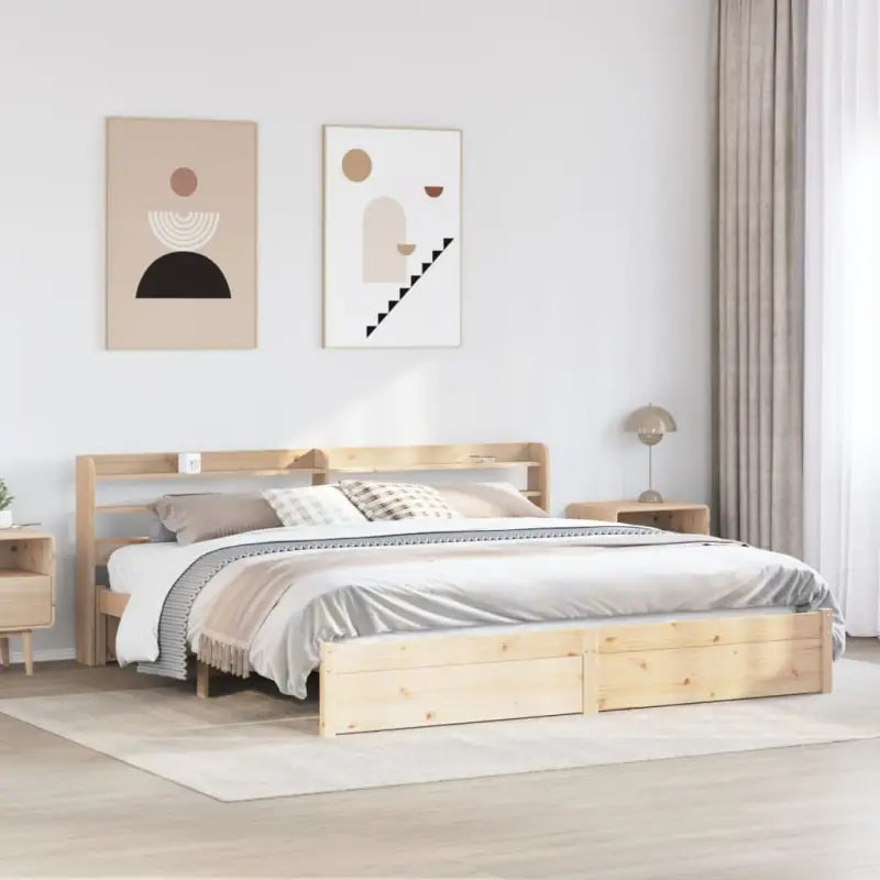 Massief Grenenhouten bedframe voor een natuurlijke en praktische uitstraling - Bruin / 200 x 200 cm - Bedden & bedframes