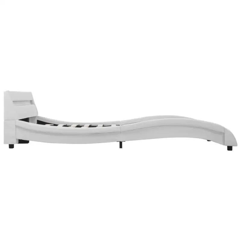 Modern kunstleren bedframe met golfontwerp voor een elegante slaapkamer - Bedden & bedframes