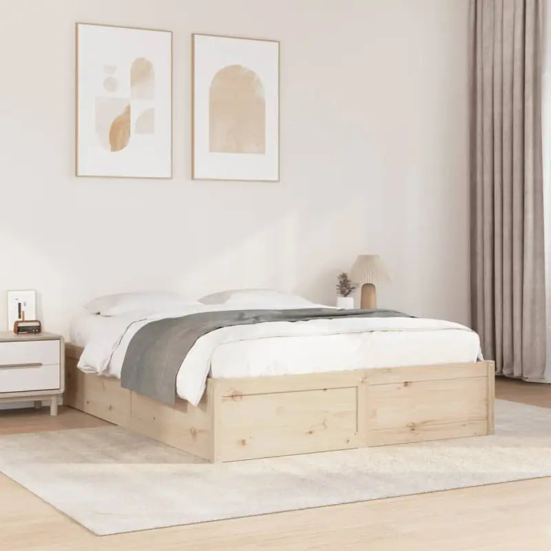Moderne bedframe van massief grenenhout met multiplex lattenbodem - Massief grenenhout / 140 x 200 cm - Bedden &