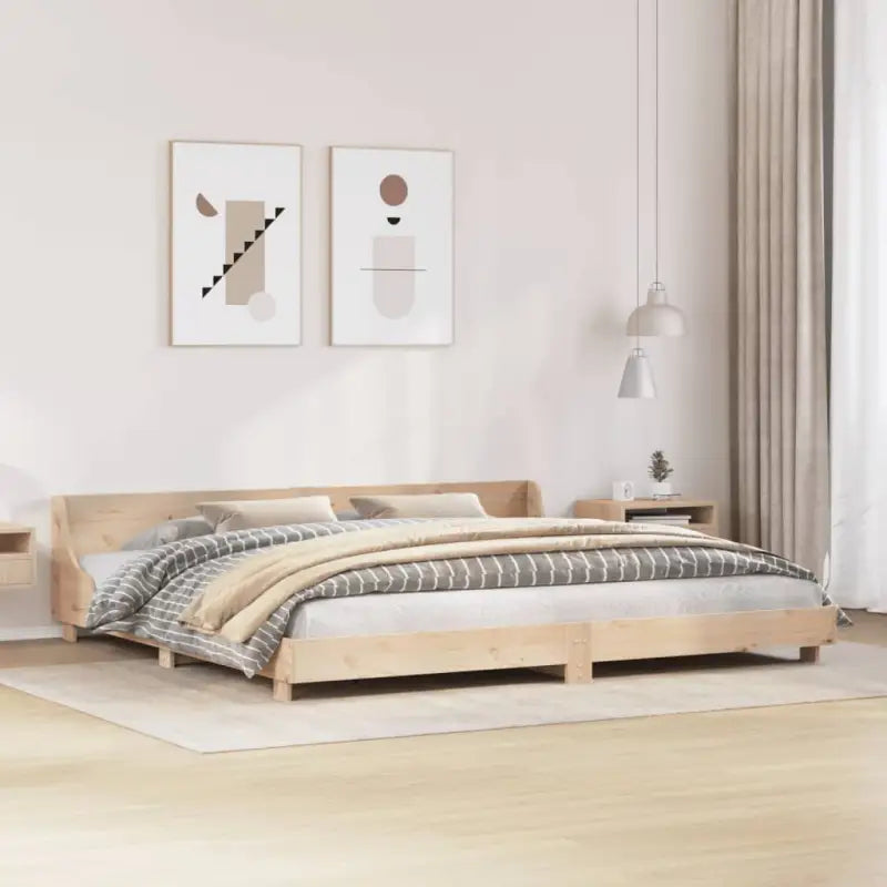 Moderne houten bedframe van massief grenenhout voor een strakke slaapkamer - Naturel / 200 x 200 cm - Bedden & bedframes