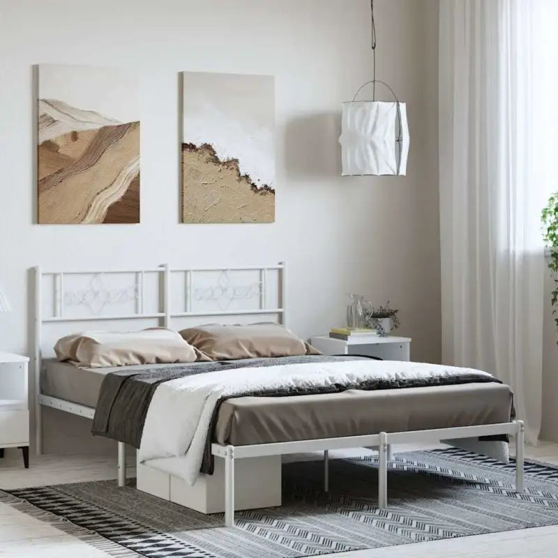Robuust metalen bedframe met extra opbergruimte en tijdloos design - Wit / 135 x 190 cm / met hoofdbord - Bedden &