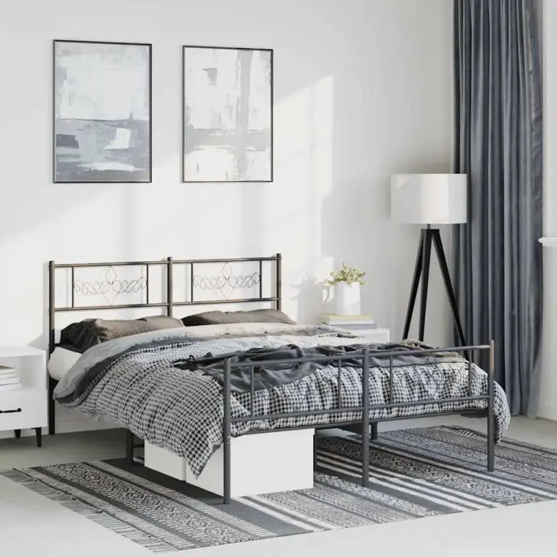 Robuust metalen bedframe met extra opbergruimte en tijdloos design - Zwart / 135 x 190 cm / met hoofdbord & voetbord