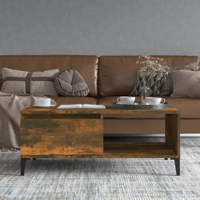 Salontafel met bewerkt hout voor industriële charme en extra opbergruimte - Salontafels