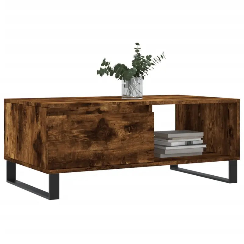 Salontafel van bewerkt hout met metalen poten voor een elegante woonkamer - Salontafels