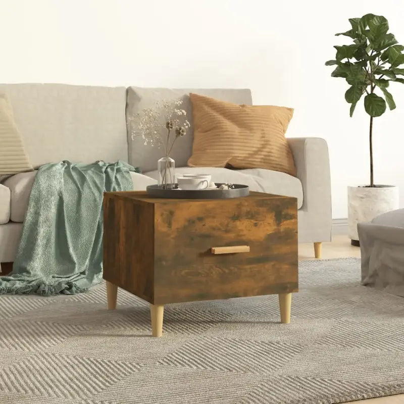 Salontafel van bewerkt hout voor een stevige en stijlvolle uitstraling - Salontafels