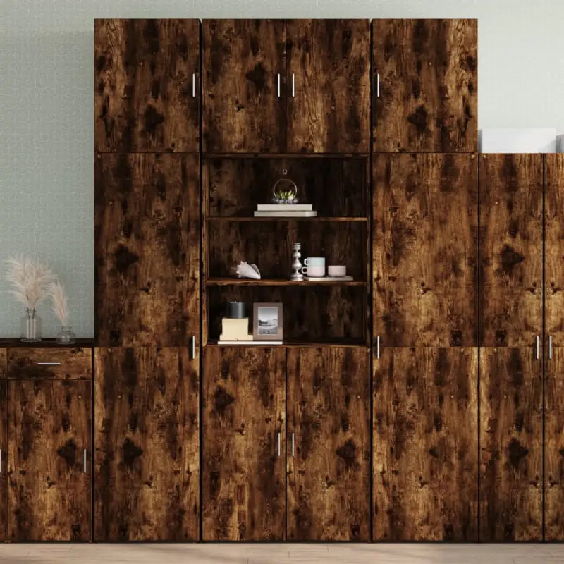 Trendy hoge kast van bewerkt hout met elegante uitstraling - Gerookt eiken / 1 - Dressoirs & buffetkasten