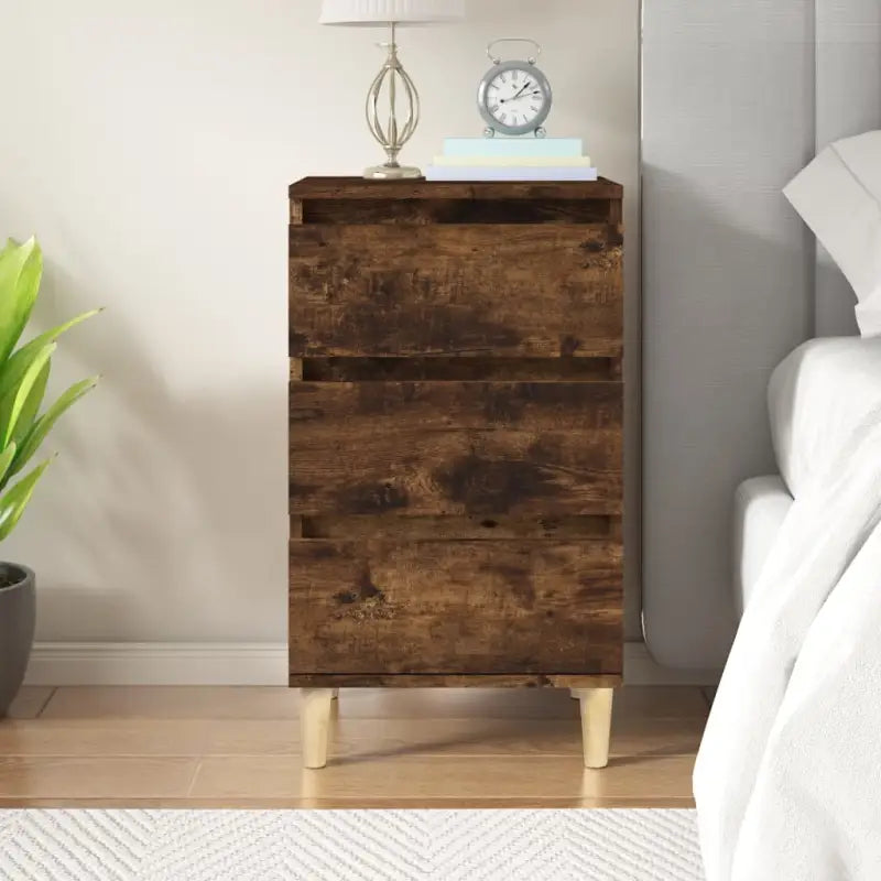 Trendy nachtkastje met houten poten en bewerkt hout voor een strak interieur - Gerookt eiken / 1 - Nachtkastjes