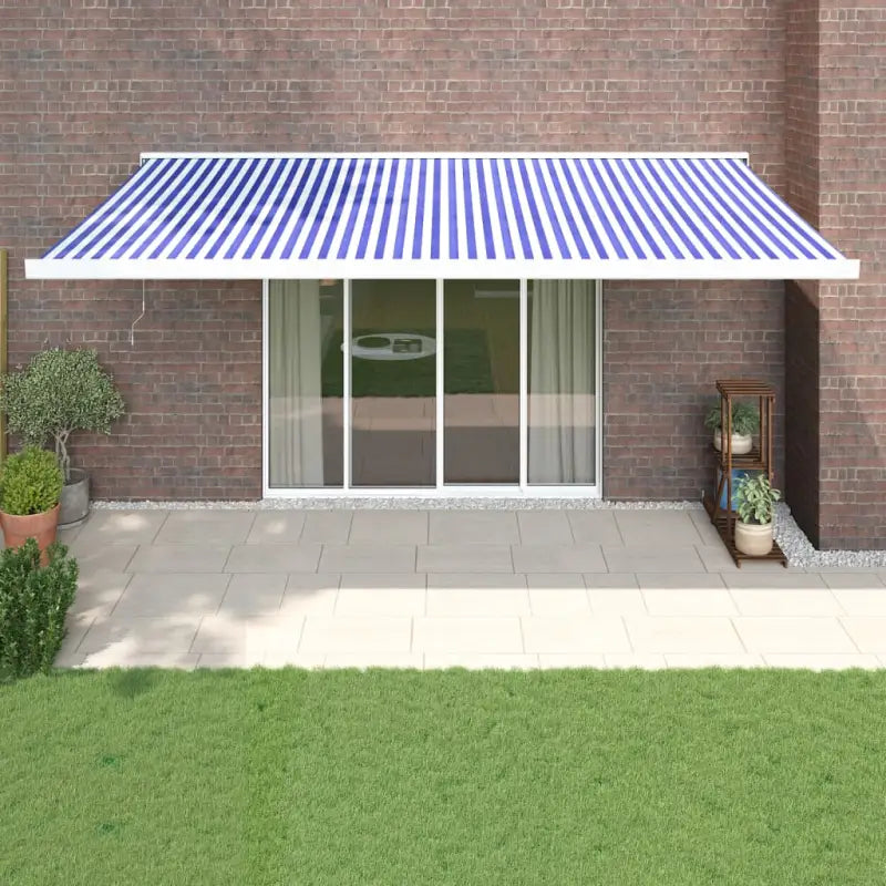 Uittrekbare luifel in gepoedercoat aluminium voor je terras - Blauw en wit (wit frame) / 5 x 3 m / 1 - Zonwering