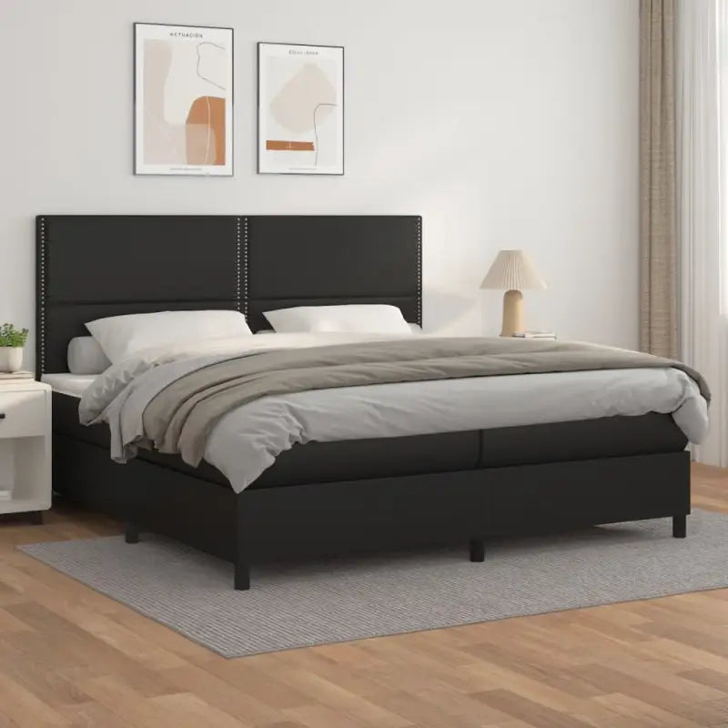 Zwart Kunstleer Boxspringbed met schuim vulling en ideale afmetingen - Zwart / 200 x 200 cm / Effen met spijkers