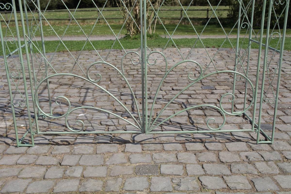 Rozenboog Melissa met deur. antiek/groen antik-grün