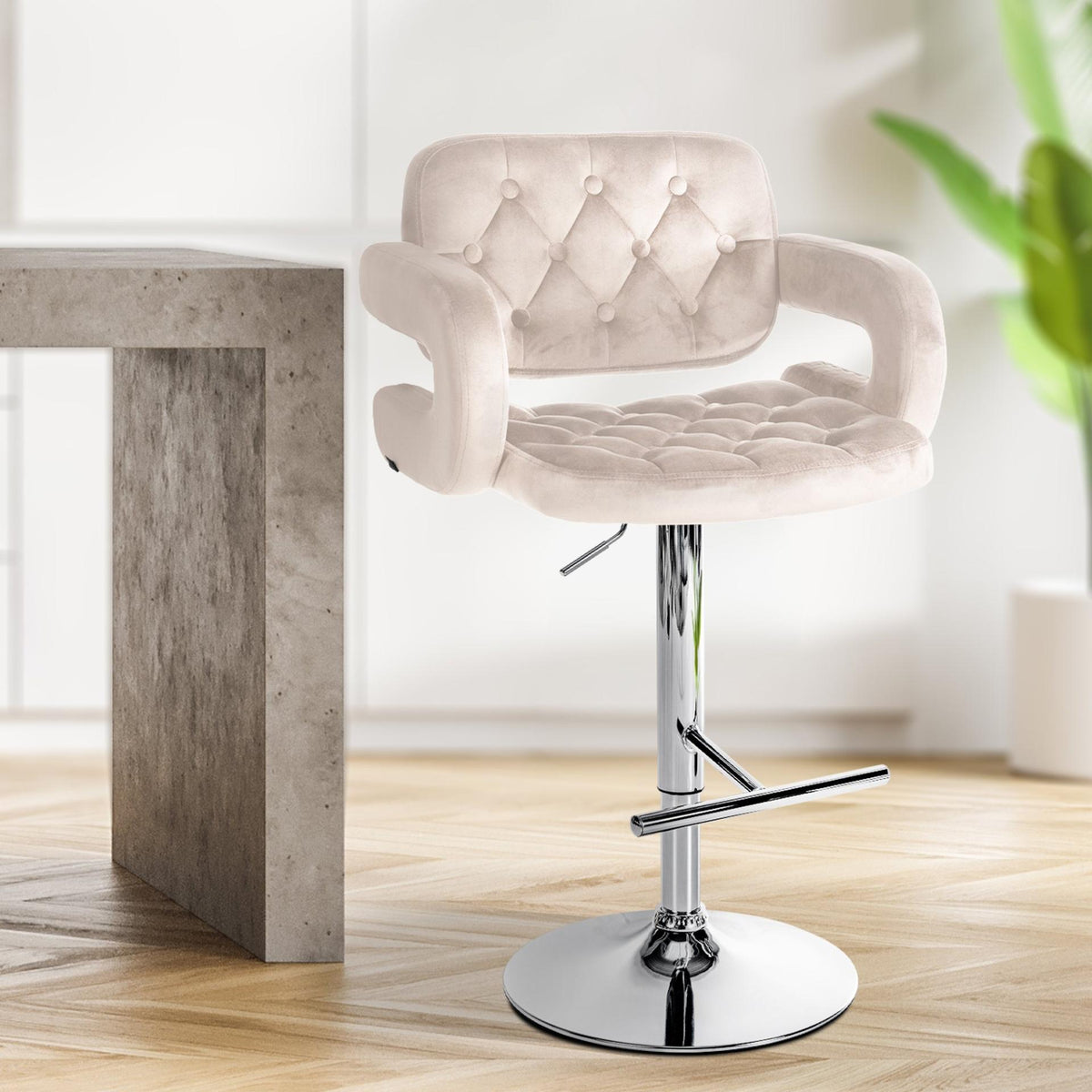 Barkruk Dublin fluweel creme,Metaal in chroomoptiek creme