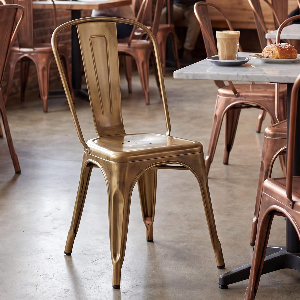 Set van 4 stapelstoelen Benedikt goud gold