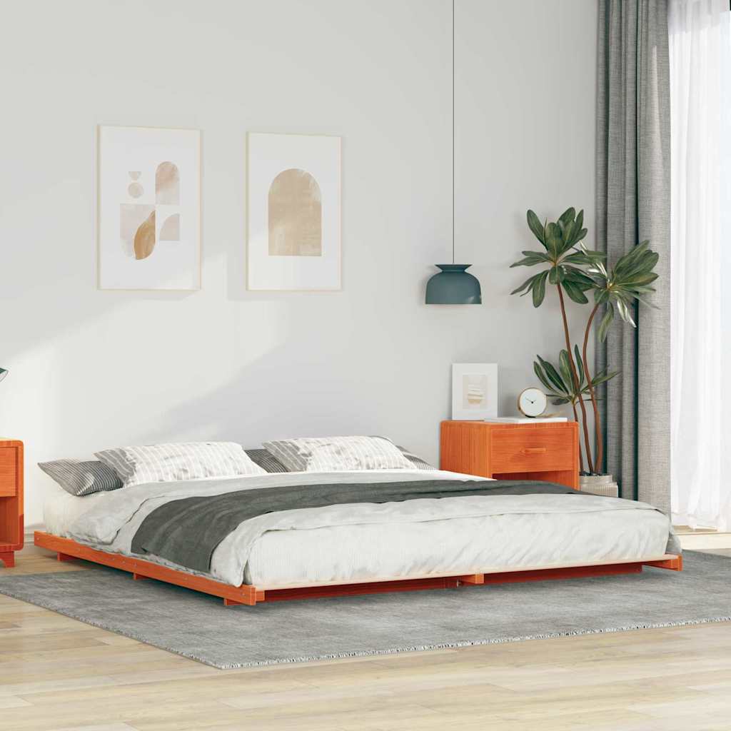 vidaXL Bedframe Bruin 200 x 200 cm Massief grenenhout