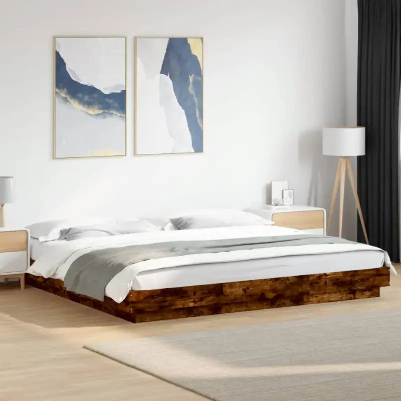 Bed met RGB LED-verlichting en bewerkt hout voor een stabiele nachtrust - Gerookt eiken / 200 x 200 cm - Bedden &