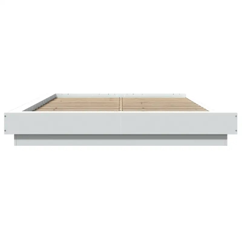 Bed met RGB LED-verlichting en bewerkt hout voor een stabiele nachtrust - Bedden & bedframes