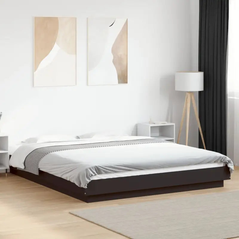 Bed met RGB LED-verlichting en bewerkt hout voor een stabiele nachtrust - Zwart / 150 x 200 cm - Bedden & bedframes