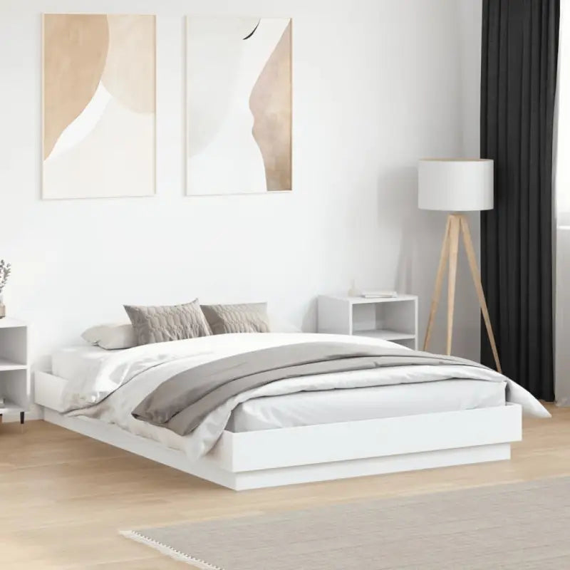 Bedframe in Grijs Sonoma met duurzaam bewerkt hout voor comfortabele nachten - Wit / 135 x 190 cm - Bedden & bedframes